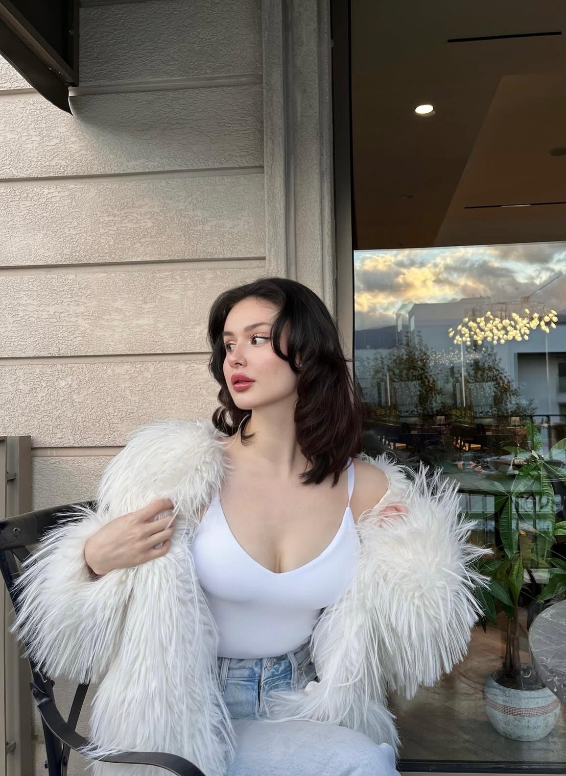 Akçapınar Büyük Memeli Bayan Escort Reyhan